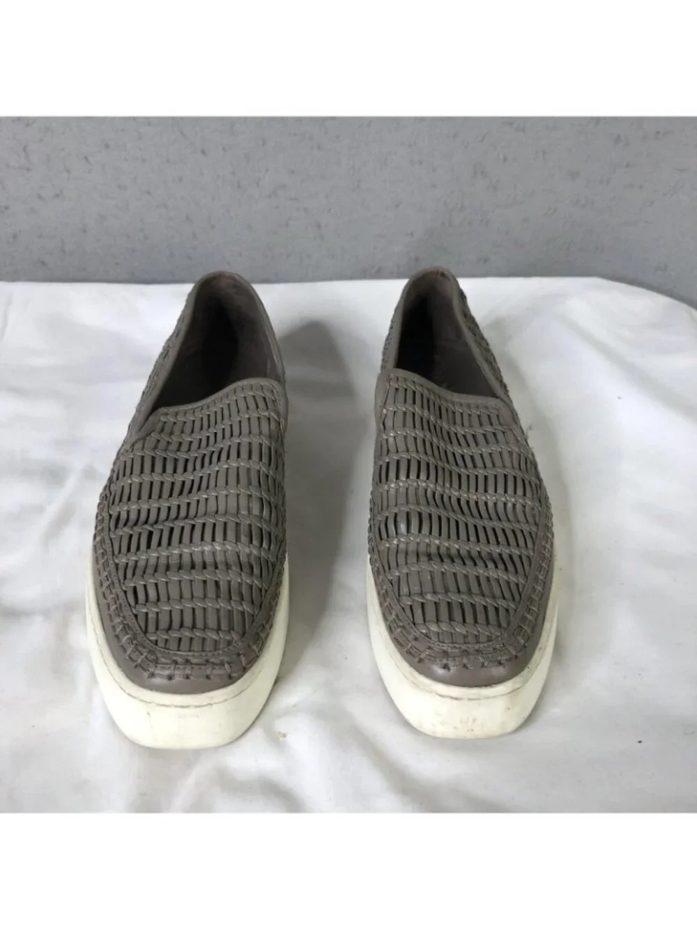 Vince Shoes Womens Size 8 Gray Woven Leather Slip On Platform Comfort Sneakers